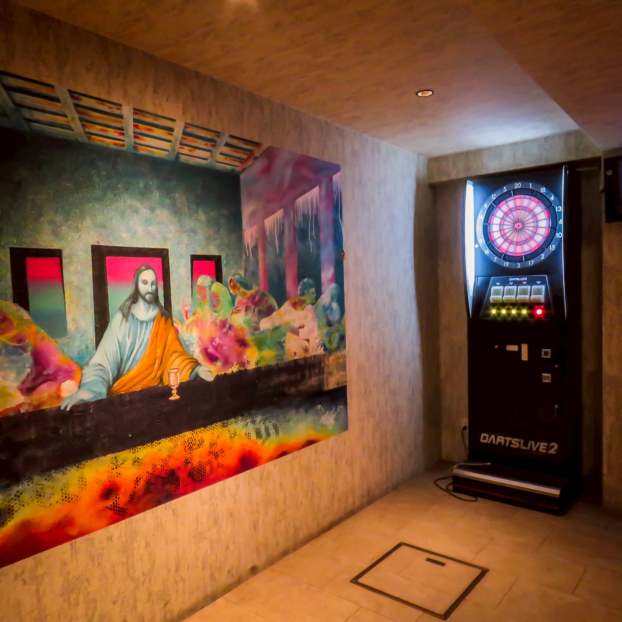 DARTSLIVE2マシンとアート作品