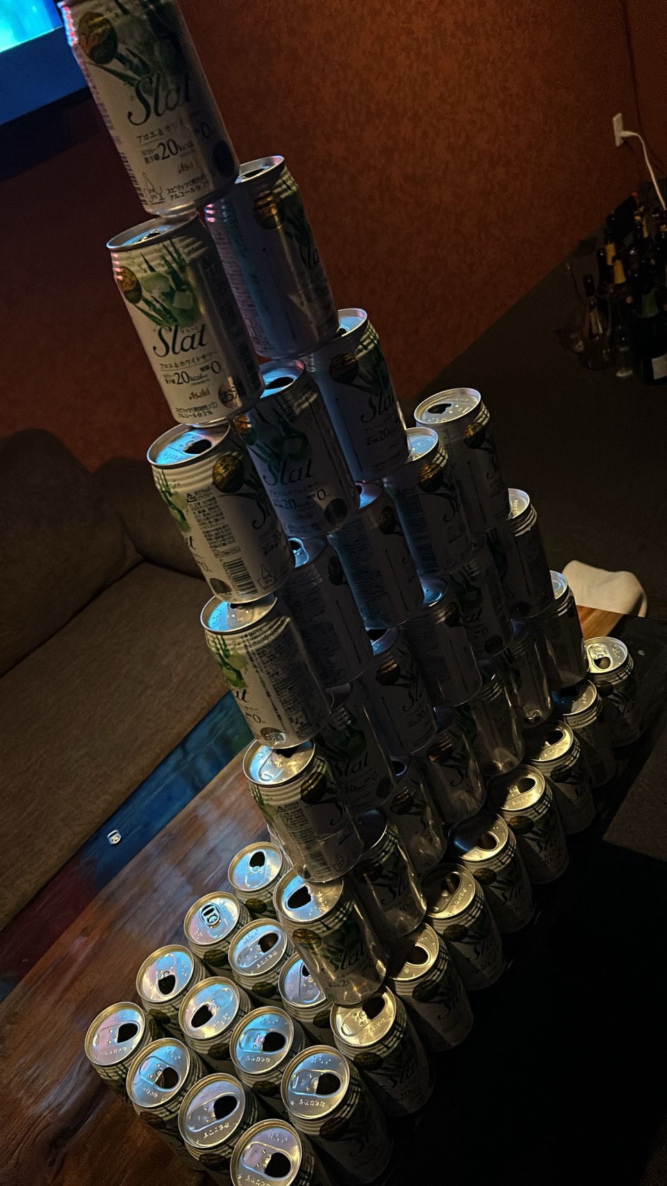 缶タワーアート